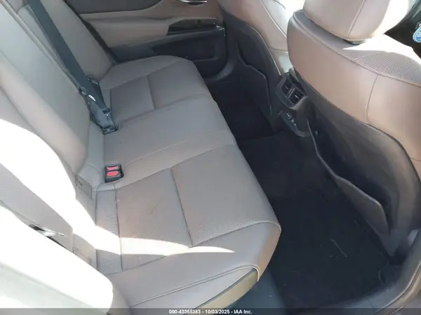58ACA1C17NU019458 2022 LEXUS ES - Image 8