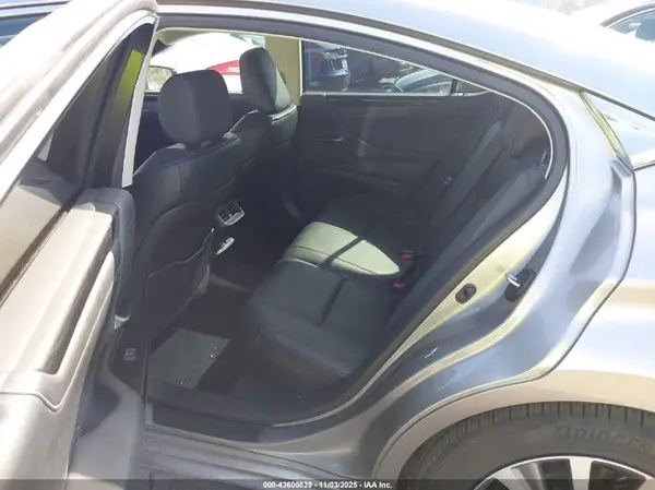 58ACA1C19MU002868 2021 LEXUS ES - Image 8