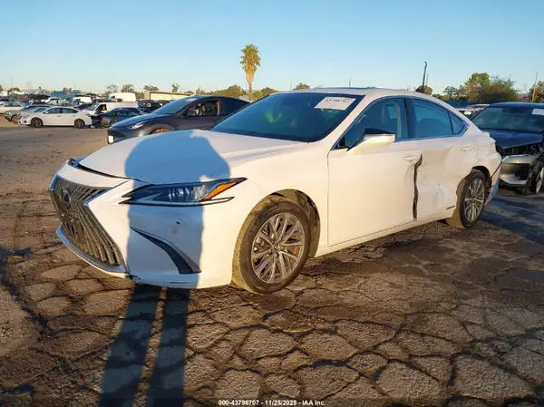 58ACA1C19NU019381 2022 LEXUS ES - Image 2