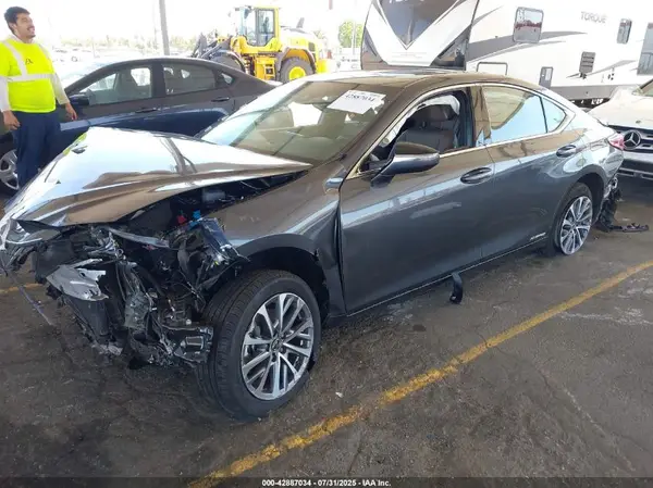 58ACA1C19NU022801 2022 LEXUS ES - Image 2