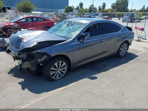 58ACA1C1XMU005181 2021 LEXUS ES - Image 2