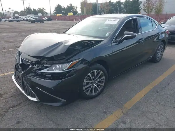 58ACA1C1XNU023830 2022 LEXUS ES - Image 2