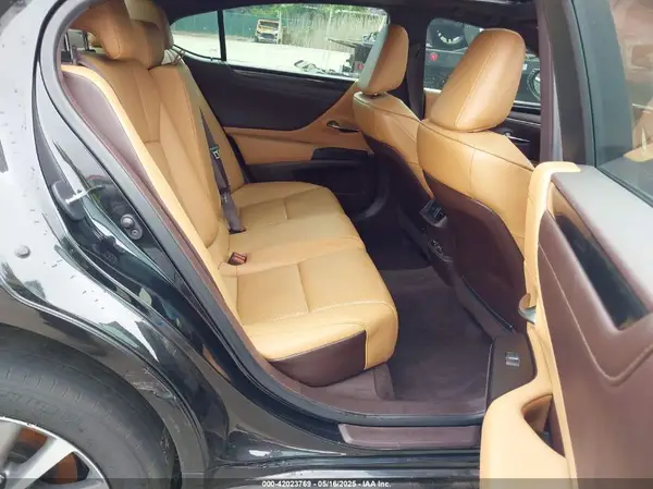58ACZ1B10MU090705 2021 LEXUS ES - Image 8