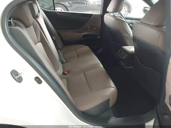58ACZ1B10NU119086 2022 LEXUS ES - Image 8