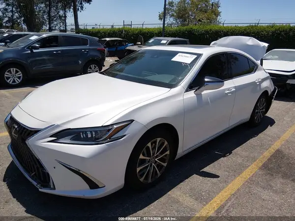 58ACZ1B10RU160551 2024 LEXUS ES - Image 2