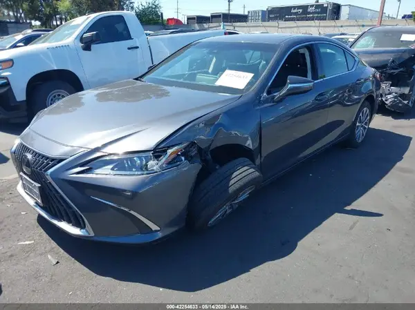 58ACZ1B10RU161988 2024 LEXUS ES - Image 2