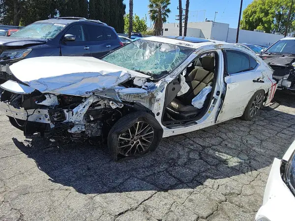 58ACZ1B10RU183943 2024 LEXUS ES - Image 1
