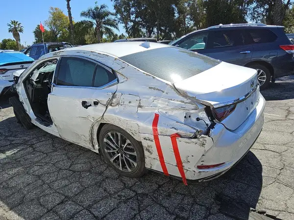 58ACZ1B10RU183943 2024 LEXUS ES - Image 2