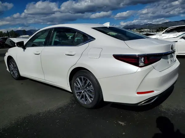 58ACZ1B11SU205812 2025 LEXUS ES - Image 2