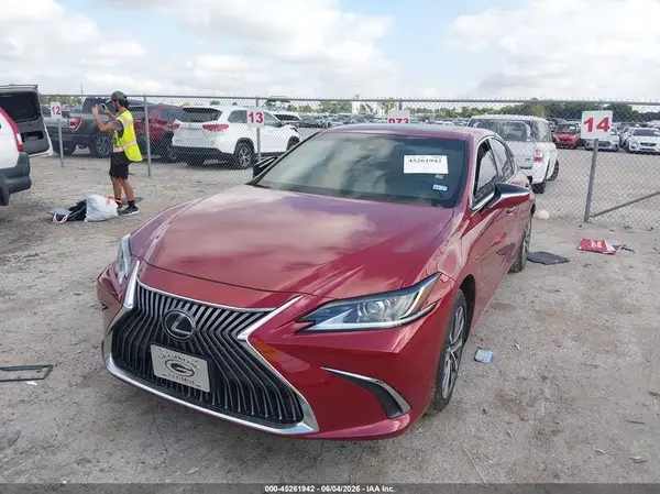 58ACZ1B12NU114956 2022 LEXUS ES - Image 2