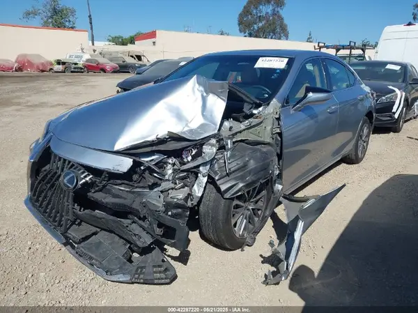 58ACZ1B13NU120491 2022 LEXUS ES - Image 2