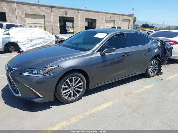 58ACZ1B13PU141649 2023 LEXUS ES - Image 2