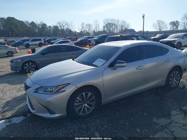 58ACZ1B14MU091226 2021 LEXUS ES - Image 2
