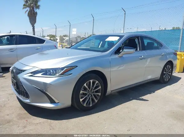 58ACZ1B15PU145072 2023 LEXUS ES - Image 2