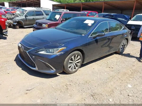 58ACZ1B16LU055133 2020 LEXUS ES - Image 2