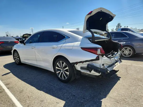 58ACZ1B16LU063720 2020 LEXUS ES - Image 2