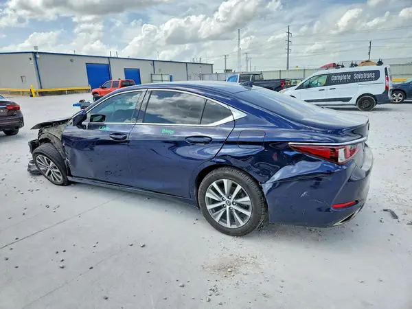 58ACZ1B16MU084195 2021 LEXUS ES - Image 2