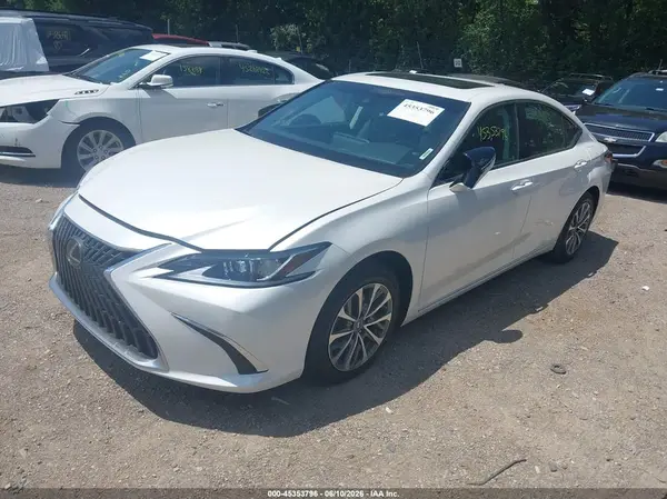 58ACZ1B16NU123207 2022 LEXUS ES - Image 2