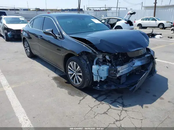 58ACZ1B17LU073981 2020 LEXUS ES - Image 1