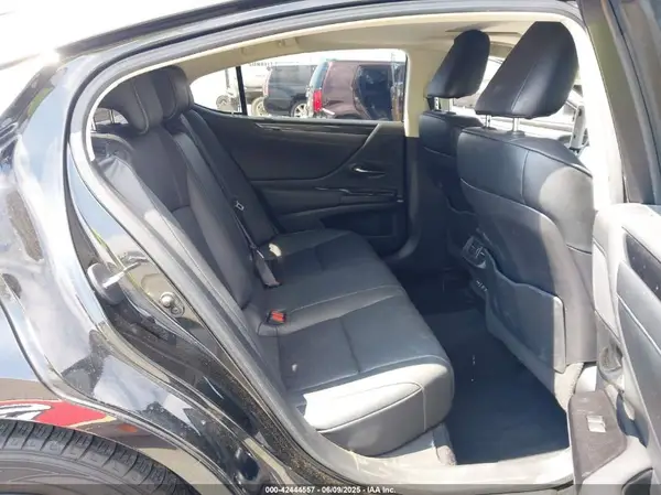 58ACZ1B17LU073981 2020 LEXUS ES - Image 8
