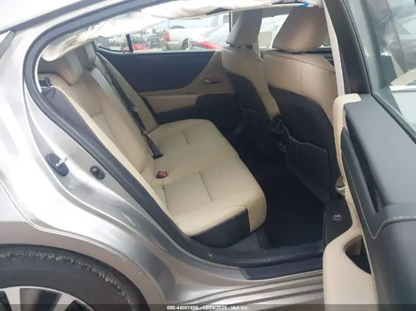 58ACZ1B17MU087543 2021 LEXUS ES - Image 8
