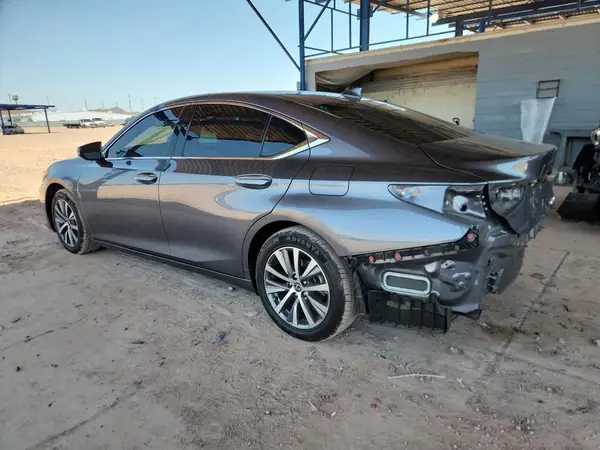 58ACZ1B17MU087705 2021 LEXUS ES - Image 2