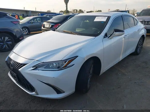 58ACZ1B17NU137777 2022 LEXUS ES - Image 2
