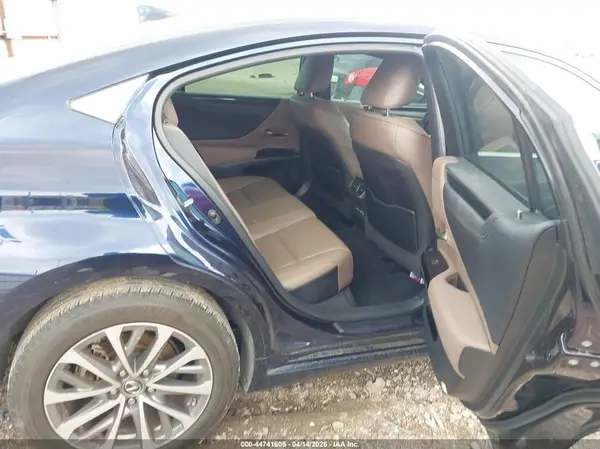 58ACZ1B17NU139254 2022 LEXUS ES - Image 8