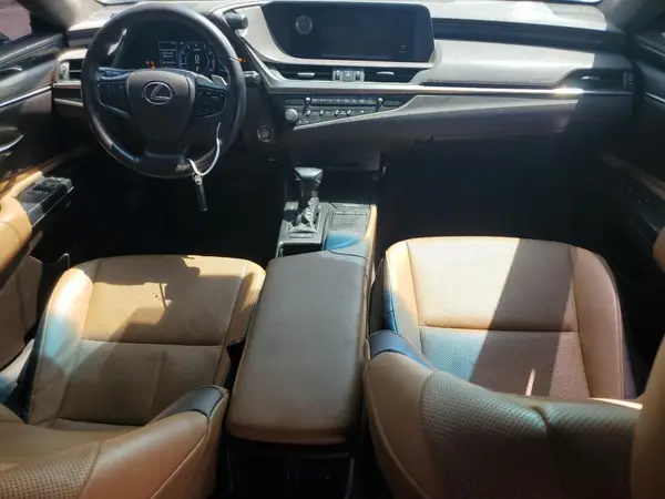 58ACZ1B18MU104589 2021 LEXUS ES - Image 8