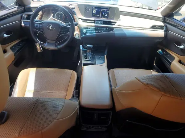58ACZ1B18MU106049 2021 LEXUS ES - Image 8