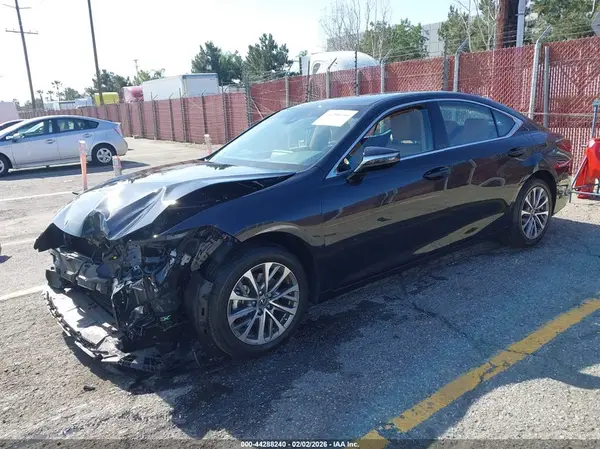 58ACZ1B18RU173628 2024 LEXUS ES - Image 2