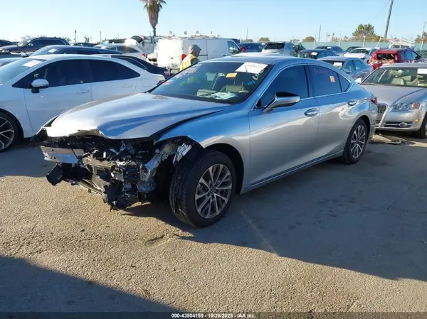 58ACZ1B18SU202650 2025 LEXUS ES - Image 2