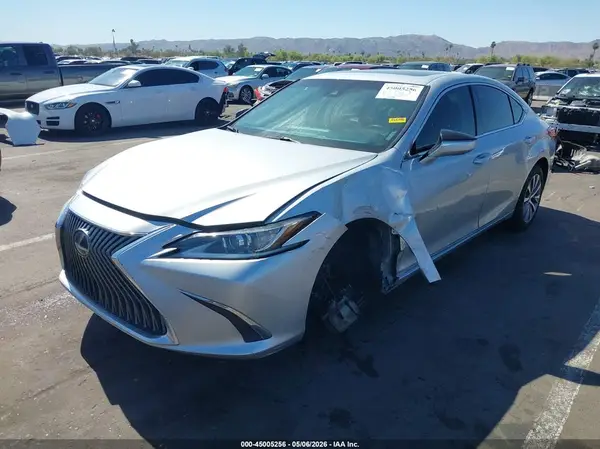 58ACZ1B19LU056082 2020 LEXUS ES - Image 2