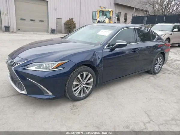 58ACZ1B19LU076476 2020 LEXUS ES - Image 2
