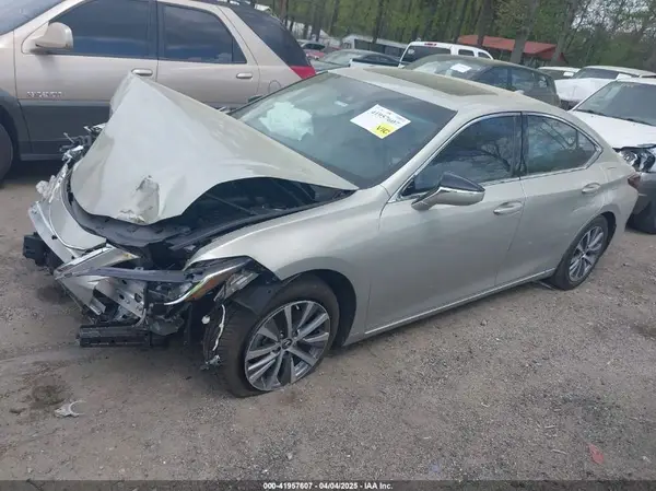 58ACZ1B1XLU063624 2020 LEXUS ES - Image 2
