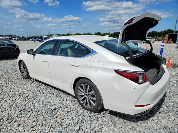 58ACZ1B1XMU090274 2021 LEXUS ES - Image 2