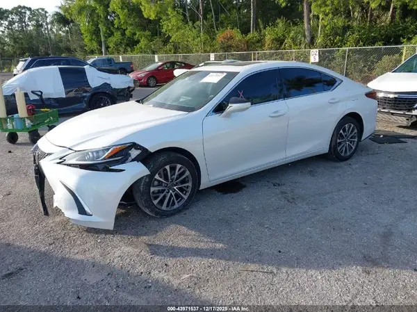 58ACZ1B1XPU155564 2023 LEXUS ES - Image 2
