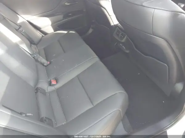 58ACZ1B1XPU155564 2023 LEXUS ES - Image 8