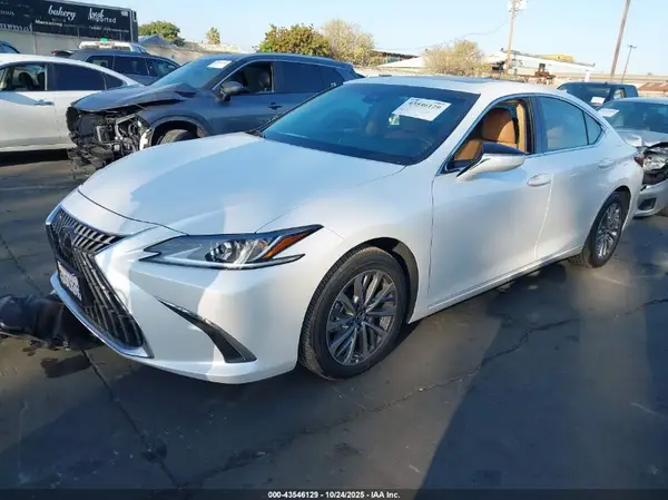 58ACZ1B1XSU203878 2025 LEXUS ES - Image 2