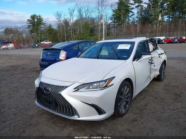 58AD11D10MU002907 2021 LEXUS ES - Image 2