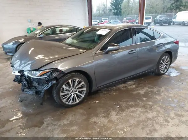 58AD11D10MU003989 2021 LEXUS ES - Image 2