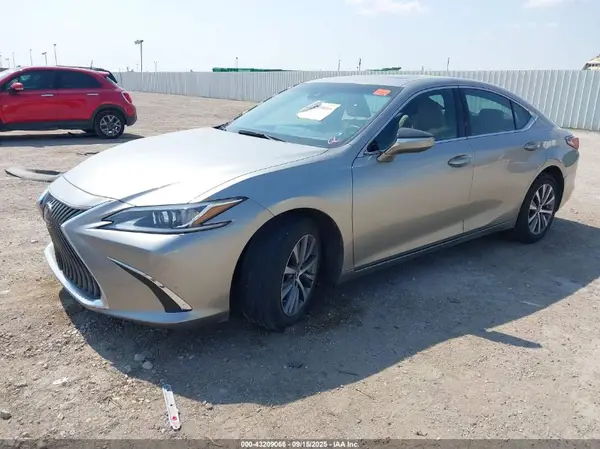 58AD11D10MU004222 2021 LEXUS ES - Image 2