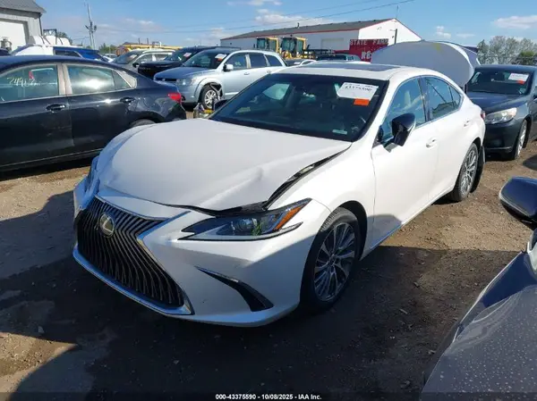 58AD11D10MU005404 2021 LEXUS ES - Image 2