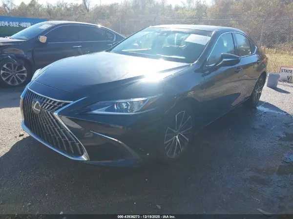 58AD11D10NU008918 2022 LEXUS ES - Image 2
