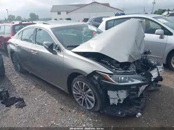 58AD11D11MU002155 2021 LEXUS ES - Image 1