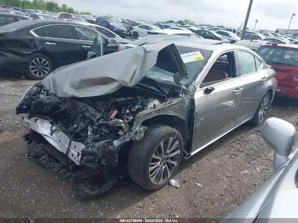58AD11D11MU002155 2021 LEXUS ES - Image 2