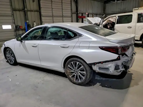 58AD11D11MU003399 2021 LEXUS ES - Image 2
