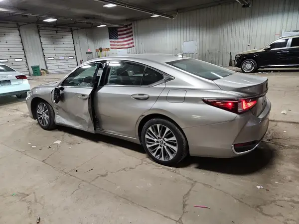 58AD11D11MU003600 2021 LEXUS ES - Image 2