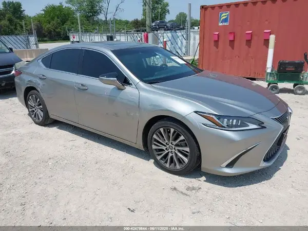 58AD11D11MU004357 2021 LEXUS ES - Image 1