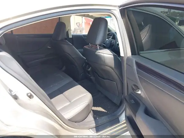 58AD11D11MU004357 2021 LEXUS ES - Image 8